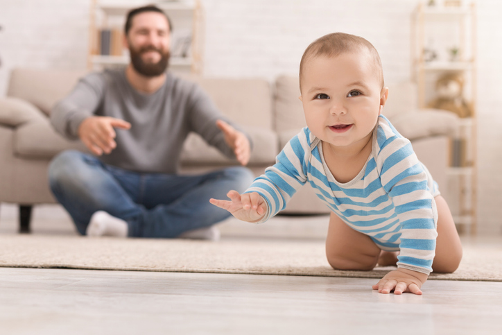 When do babies start crawling: 6 tips to encourage crawling
